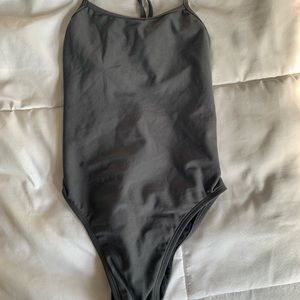 jolyn one piece apshalt